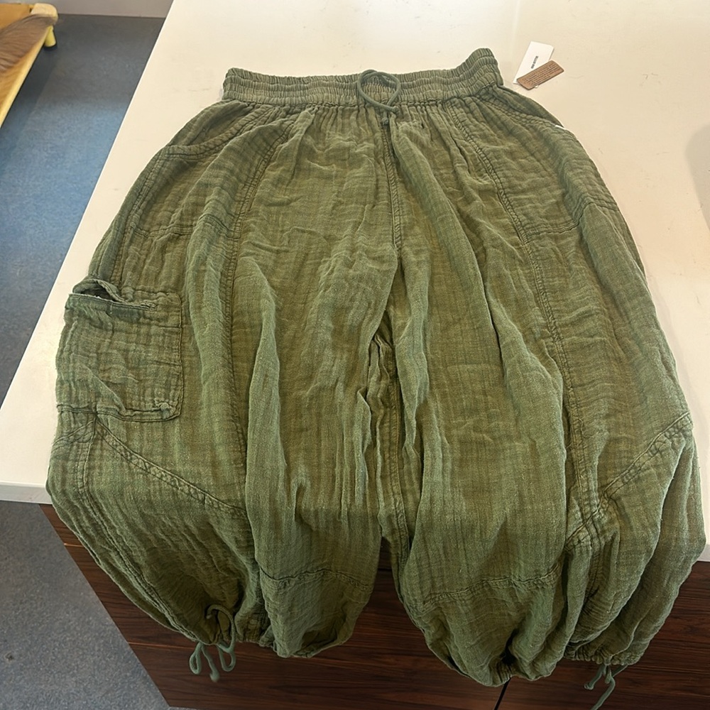 Urban Outfitters Olive Green Baggy Cameron Utility Pant Sizs Medium - Picture 2 of 4